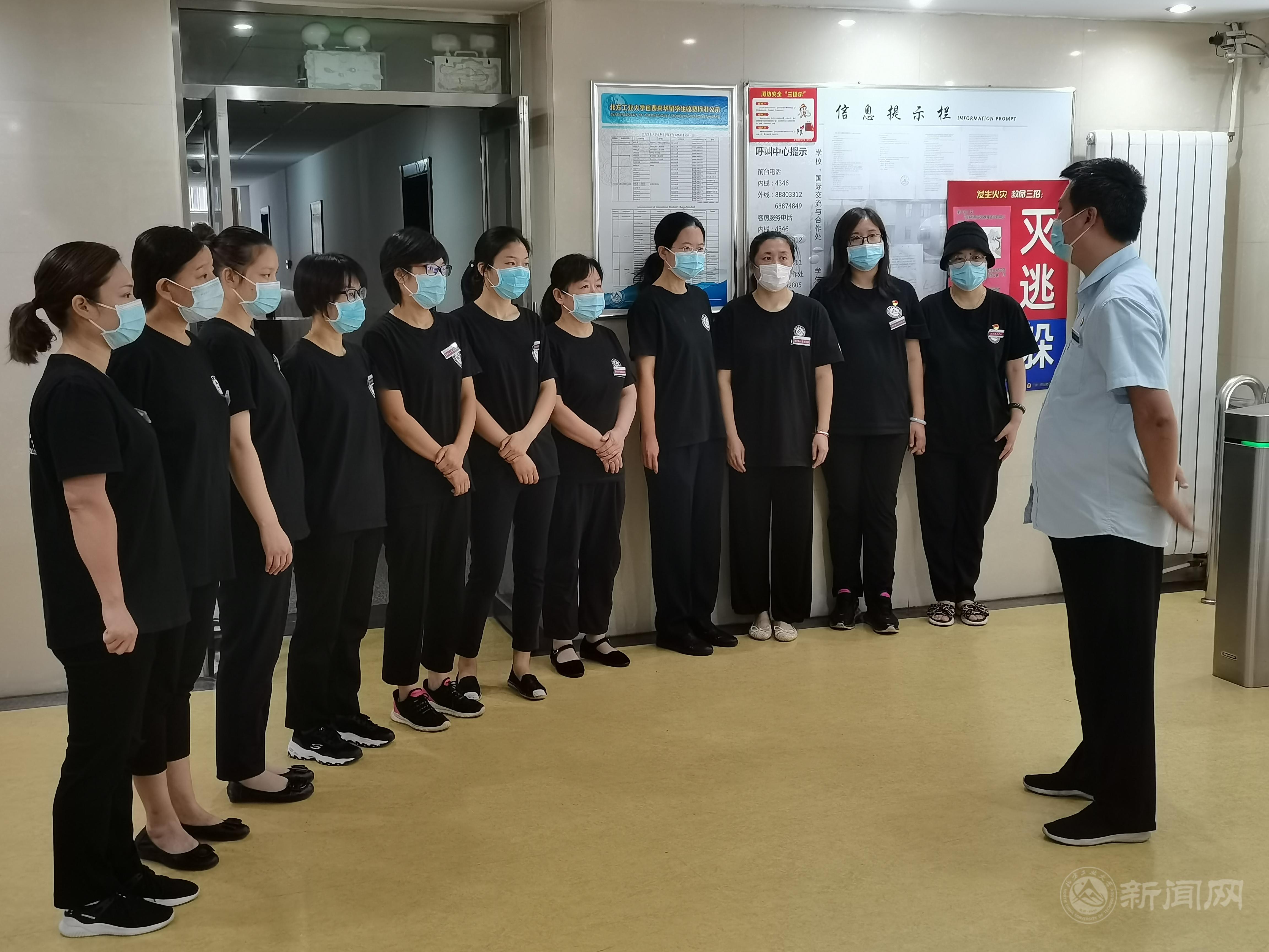 开学前突发疫情演练1.jpg