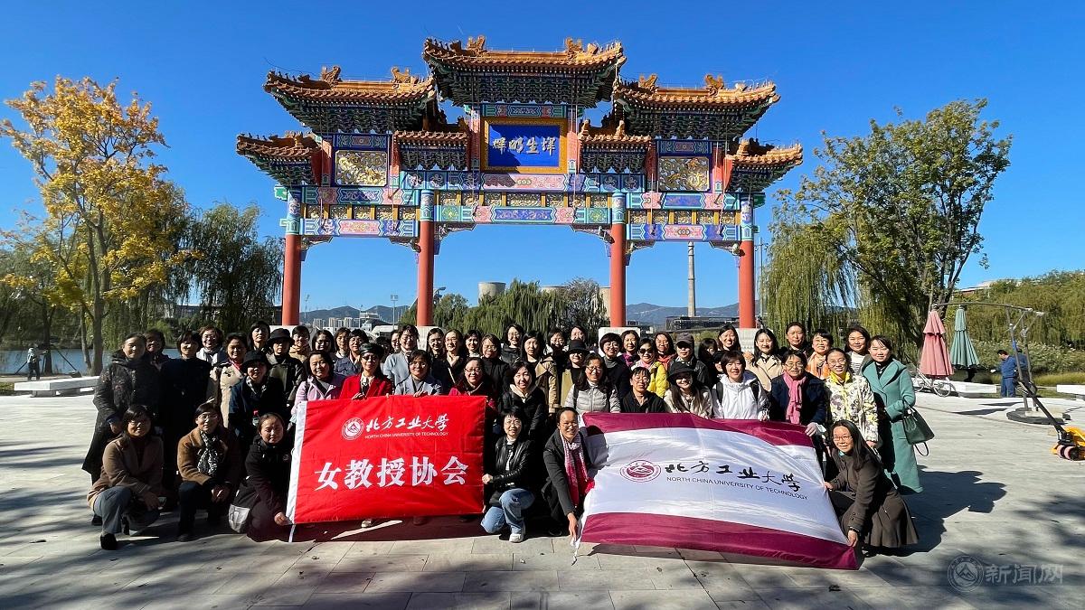 合影.jpg 合影.jpg